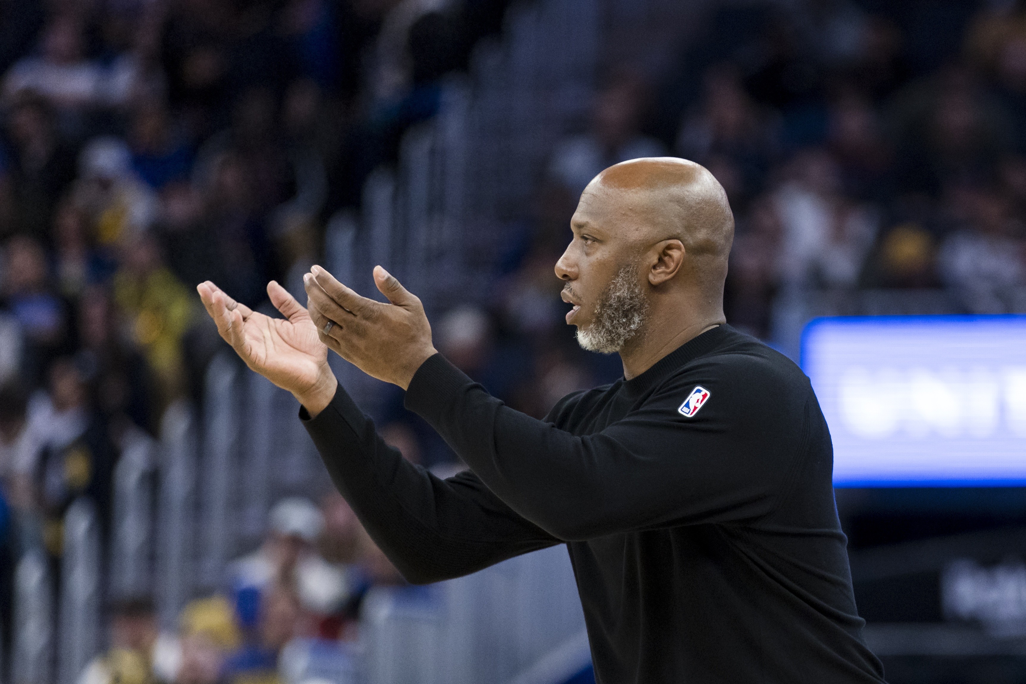 英雄联盟竞猜-包含NBA总决赛关键时刻再迎强敌，克里夫兰骑士再遭质疑，主帅态度：态度坚定，年轻球员得到机会的词条